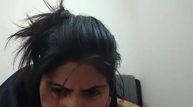 Queen Couple online show from February 9, 2025, 10:20 am