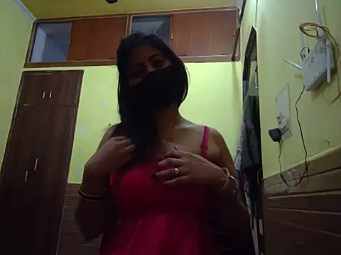 Queen Couple online show from February 20, 2025, 4:57 pm