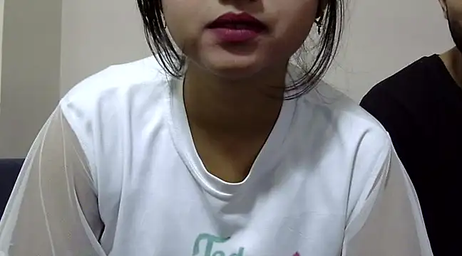 Queen Couple online show from March 2, 2025, 5:33 am