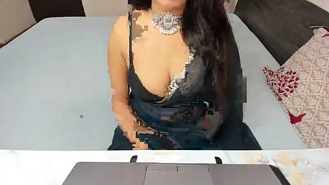 Queen Couple online show from February 3, 2026, 6:22 am