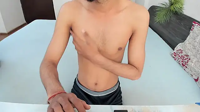 Queen Couple online show from March 19, 2026, 6:28 am