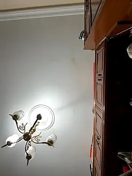 yeiyei oficial online show from October 19, 2025, 9:43 am