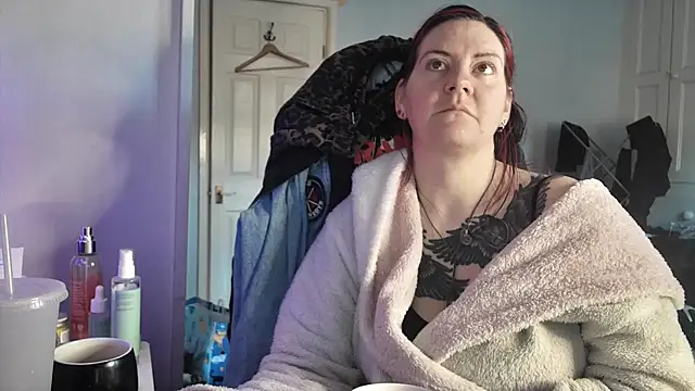 Snapshot of AureliaXOX chatting on November 26, 2025, 9:43 am AureliaXOX online show from November 26, 2025, 9:43 am