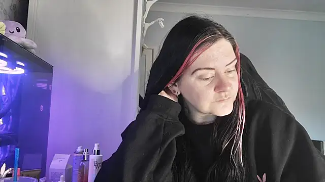 AureliaXOX online show from January 19, 2026, 9:24 am