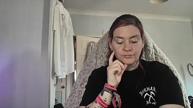 AureliaXOX online show from March 20, 2026, 10:53 am