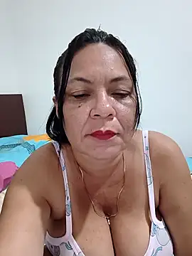 Snapshot of thefuckingowneroftits chatting on April 8, 2026, 4:34 am thefuckingowneroftits online show from April 8, 2026, 4:34 am