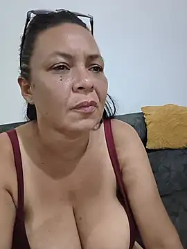 Snapshot of thefuckingowneroftits chatting on July 14, 2026, 2:05 am thefuckingowneroftits online show from July 14, 2026, 2:05 am