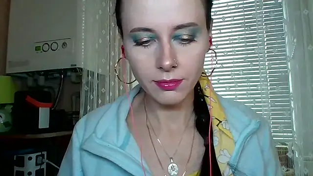 LuminousLady online show from November 6, 2025, 11:00 am