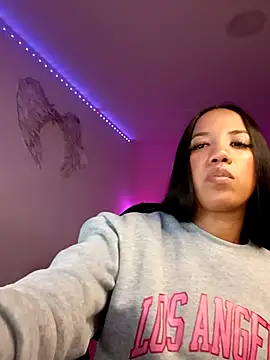 Snapshot of SallyWhitee chatting on February 3, 2026, 4:32 am SallyWhitee online show from February 3, 2026, 4:32 am