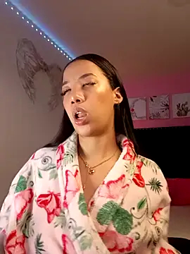 Snapshot of SallyWhitee chatting on February 24, 2026, 4:32 am SallyWhitee online show from February 24, 2026, 4:32 am