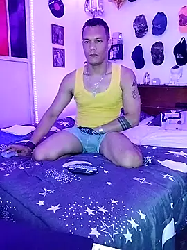 Snapshot of XhaseFoX chatting on March 2, 2025, 11:20 pm XhaseFoX online show from March 2, 2025, 11:20 pm