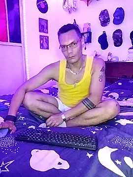 Snapshot of XhaseFoX chatting on March 5, 2025, 2:25 am XhaseFoX online show from March 5, 2025, 2:25 am