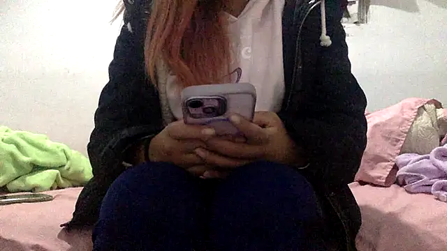 sharonlopez9611 online show from December 19, 2025, 3:13 am