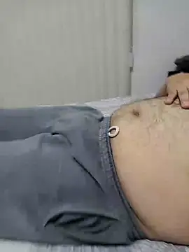 Snapshot of El_inge_oso chatting on February 6, 2025, 5:25 am El inge oso online show from February 6, 2025, 5:25 am