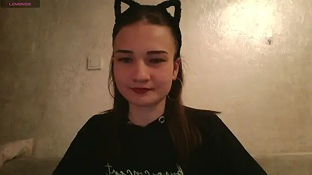 RoyalDessertt online show from March 13, 2025, 10:36 am