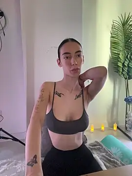 Celine Roxelle online show from November 13, 2025, 9:30 am