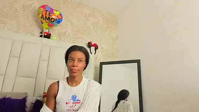 Snapshot of dafnnelewis chatting on April 18, 2026, 11:14 am dafnnelewis online show from April 18, 2026, 11:14 am