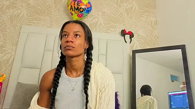 Snapshot of dafnnelewis chatting on April 20, 2026, 11:13 am dafnnelewis online show from April 20, 2026, 11:13 am