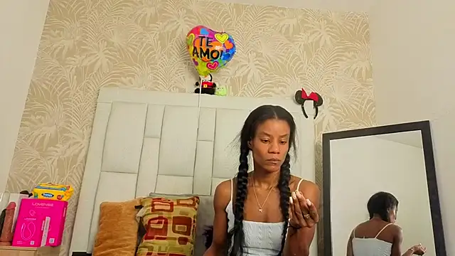 Snapshot of dafnnelewis chatting on April 22, 2026, 11:56 am dafnnelewis online show from April 22, 2026, 11:56 am