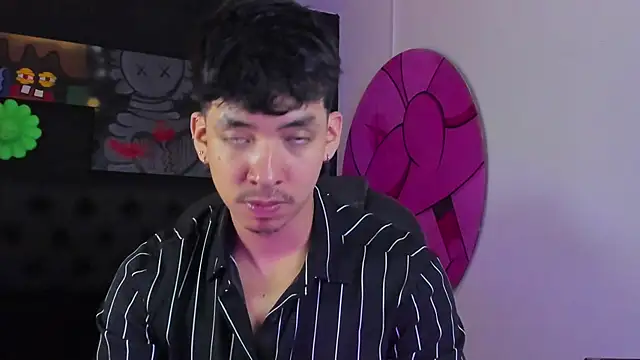 ISAAC CRYSTON online show from October 31, 2025, 8:32 pm