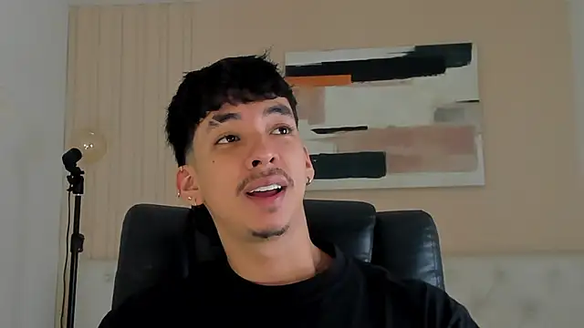 ISAAC CRYSTON online show from November 10, 2025, 8:08 pm