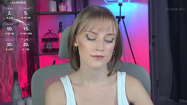 KiraMontoya online show from January 5, 2026, 5:49 pm