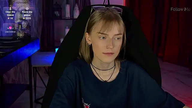 KiraMontoya online show from April 12, 2026, 3:00 am