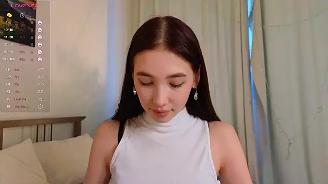 LizbethGee online show from February 17, 2025, 5:04 am