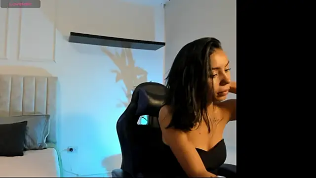 julieta fn online show from April 13, 2026, 3:39 pm