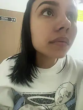 Snapshot of julieta_fn chatting on April 17, 2026, 1:36 pm julieta fn online show from April 17, 2026, 1:36 pm