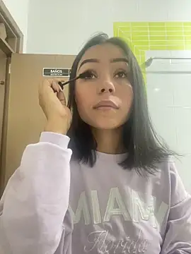 Snapshot of julieta_fn chatting on April 20, 2026, 2:31 pm julieta fn online show from April 20, 2026, 2:31 pm