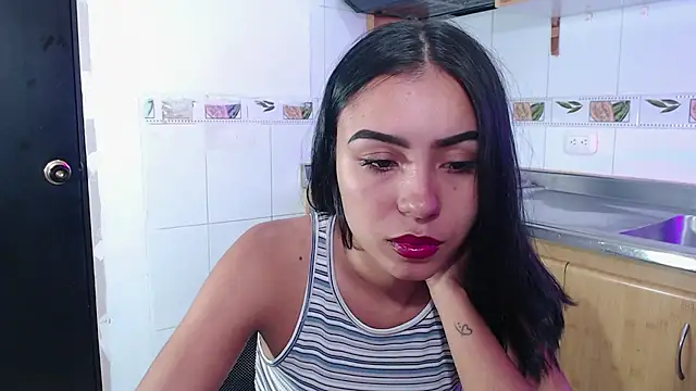 Snapshot of julieta_fn chatting on May 11, 2026, 4:04 pm julieta fn online show from May 11, 2026, 4:04 pm