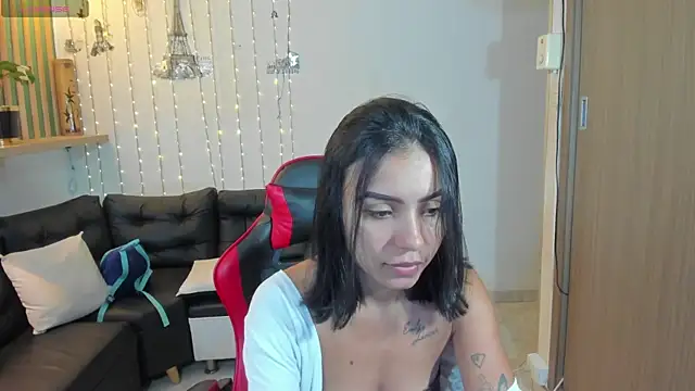 Snapshot of julieta_fn chatting on May 21, 2026, 3:19 pm julieta fn online show from May 21, 2026, 3:19 pm