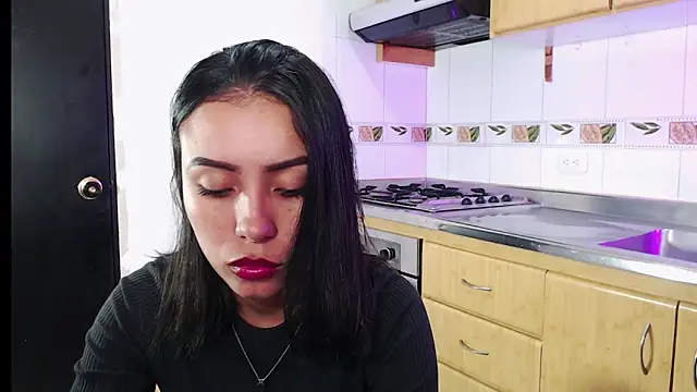 Snapshot of julieta_fn chatting on May 26, 2026, 2:35 pm julieta fn online show from May 26, 2026, 2:35 pm