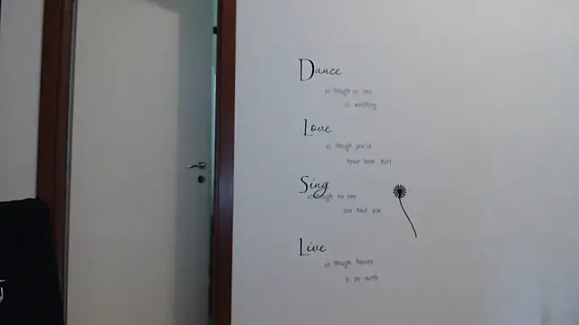 Snapshot of Eva_Eldis chatting on October 8, 2025, 3:31 pm Eva Eldis online show from October 8, 2025, 3:31 pm