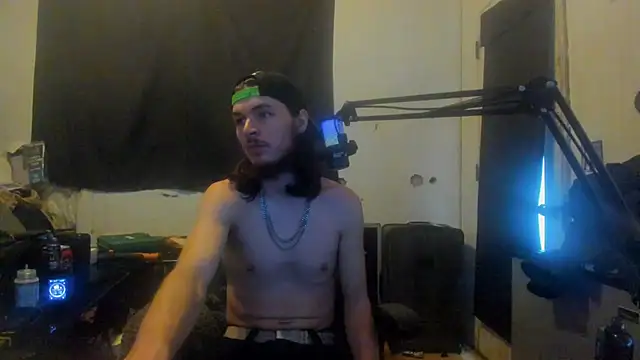 Snapshot of nuttyking2022 chatting on February 6, 2025, 7:18 pm nuttyking2022 online show from February 6, 2025, 7:18 pm