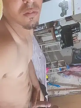 Snapshot of Hugoxxxxxxxxxxxx chatting on September 18, 2025, 10:12 pm Hugoxxxxxxxxxxxx online show from September 18, 2025, 10:12 pm