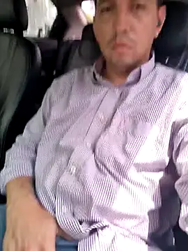 Snapshot of reyarturs13 chatting on February 18, 2025, 5:10 pm reyarturs13 online show from February 18, 2025, 5:10 pm