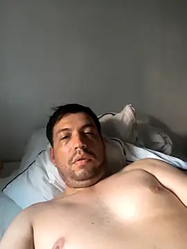 Snapshot of reyarturs13 chatting on March 1, 2026, 9:06 pm reyarturs13 online show from March 1, 2026, 9:06 pm