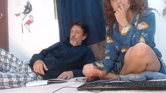 jeans and emma online show from March 20, 2025, 9:15 am