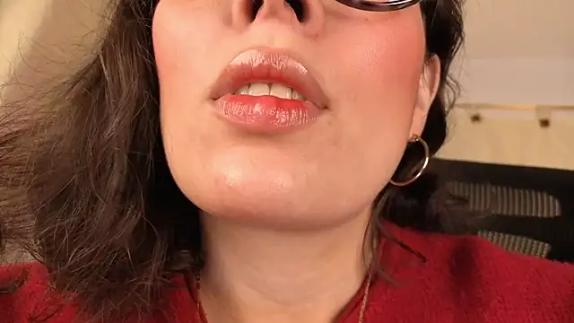 Snapshot of sophia_dumont chatting on April 19, 2026, 12:43 am sophia dumont online show from April 19, 2026, 12:43 am