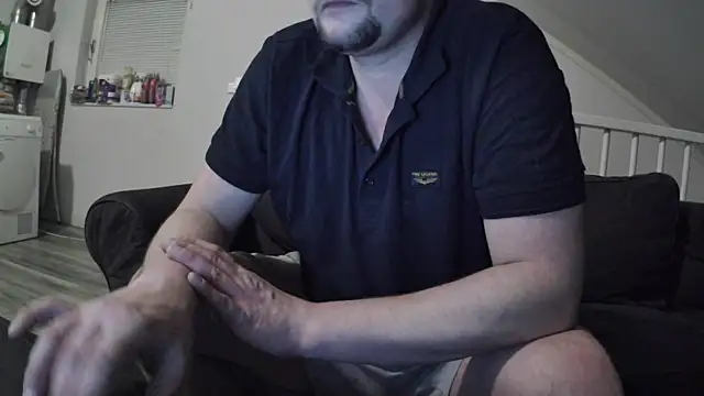 Snapshot of YourLoveBoyKevin chatting on February 14, 2025, 12:30 am YourLoveBoyKevin online show from February 14, 2025, 12:30 am