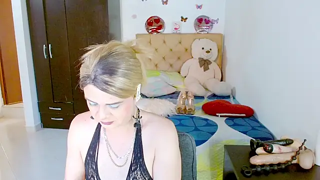 Snapshot of Dolldirtyxxx chatting on June 27, 2026, 10:15 pm Dolldirtyxxx online show from June 27, 2026, 10:15 pm