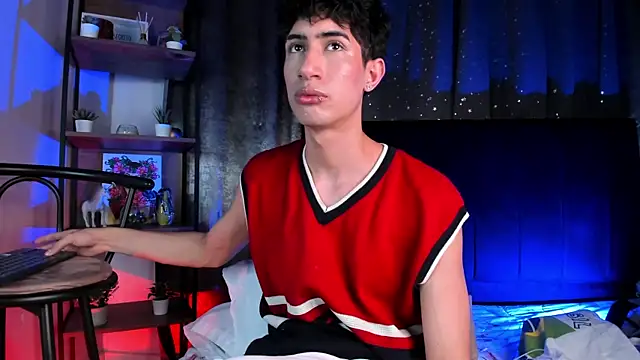 Snapshot of NovaaWheler chatting on October 25, 2025, 9:20 pm NovaaWheler online show from October 25, 2025, 9:20 pm