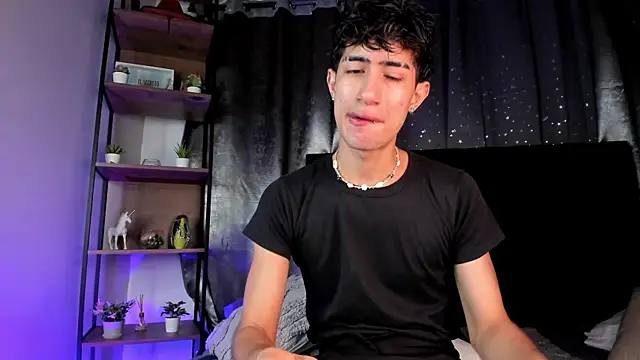 Snapshot of NovaaWheler chatting on November 10, 2025, 7:57 pm NovaaWheler online show from November 10, 2025, 7:57 pm