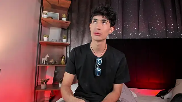 Snapshot of NovaaWheler chatting on November 16, 2025, 7:41 pm NovaaWheler online show from November 16, 2025, 7:41 pm