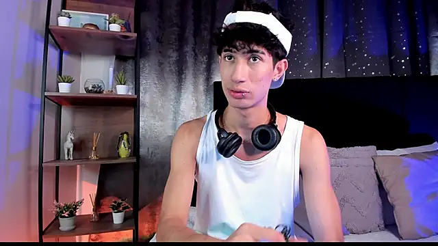 Snapshot of NovaaWheler chatting on November 27, 2025, 9:17 pm NovaaWheler online show from November 27, 2025, 9:17 pm