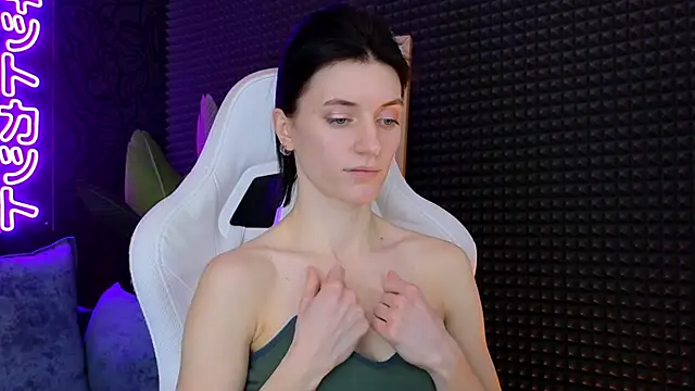 roxy riot  online show from March 16, 2025, 4:30 am