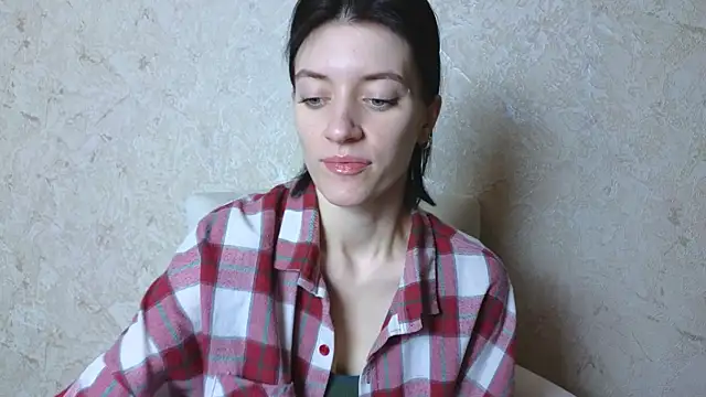 roxy riot  online show from March 18, 2025, 1:32 am