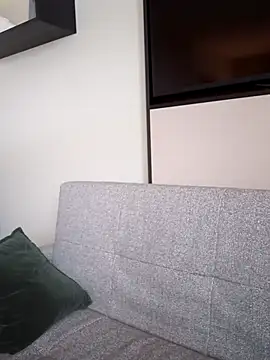 LunaSoleil9 online show from January 6, 2026, 11:14 am